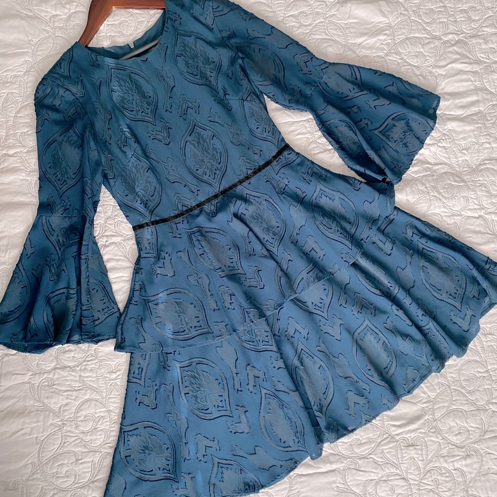 Vince Camuto cocktail dress in size 4